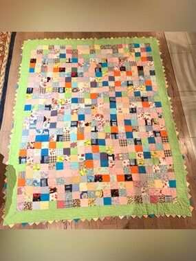 Colorful Cottage Patchwork Quilt with Prairie-Point Border